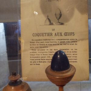 Coquetier - Exposition 100 Ans de Boites de Magie par Didier MORAX