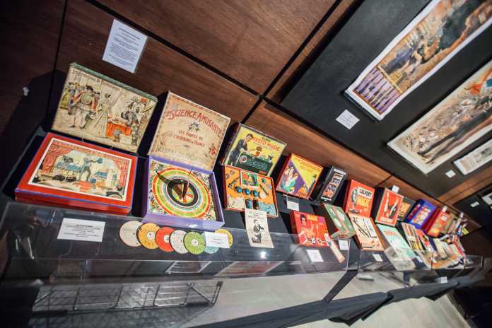 Exposition 100 Ans de Boites de Magie par Didier MORAX - Photo de Eric HOCHARD