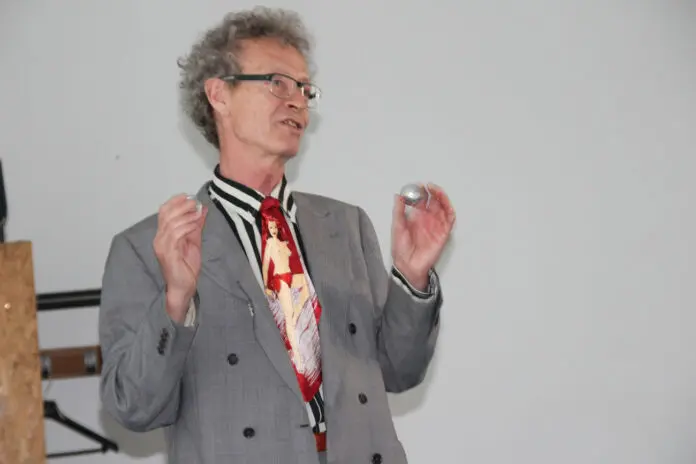 conférence d'Alain de Moyencourt : les boules Excelsior "maison"