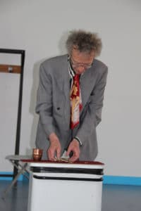 conférence d'Alain de Moyencourt : apparition d'argent dans le gobelet
