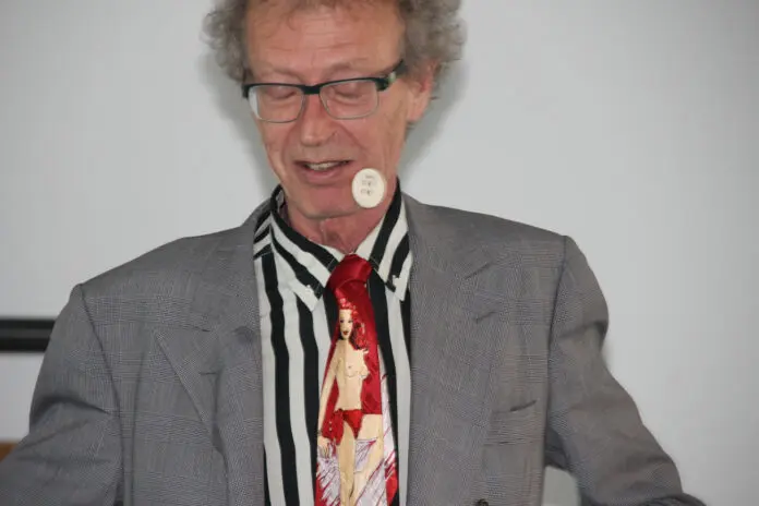 conférence d'Alain de Moyencourt : la chasse aux boutons