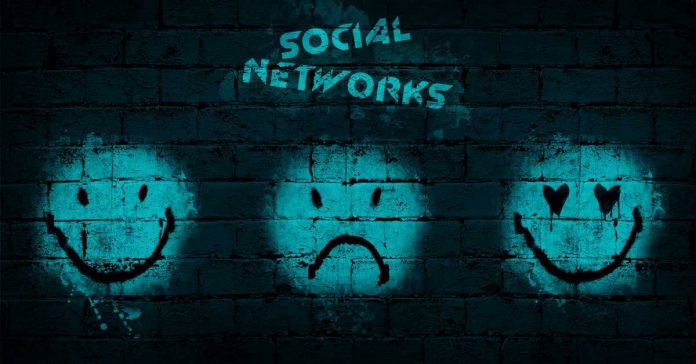 Social Networks de Sylvain VIP et Maxime SCHUCHT