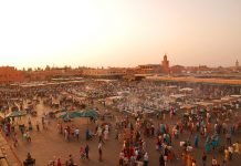 Place Jemaa-el-Fna à Marrakech au Maroc - Luc_Viatour