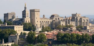 Palais des Papes à Avignon depuis la Tour Philippe le Bel