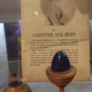 Coquetier - Exposition 100 Ans de Boites de Magie par Didier MORAX