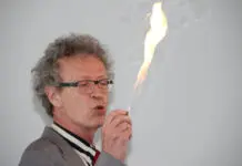 Conférence d'Alain de Moyencourt : cracheur de feu