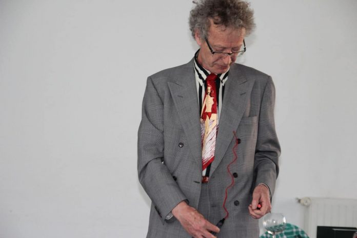 conférence d'Alain de Moyencourt : tour avec un marqueur