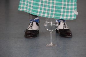 conférence d'Alain de Moyencourt : apparition d'eau dans un verre vide