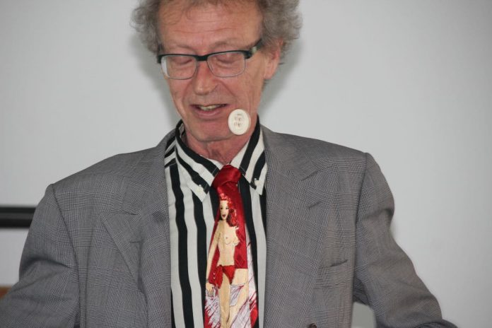 conférence d'Alain de Moyencourt : la chasse aux boutons