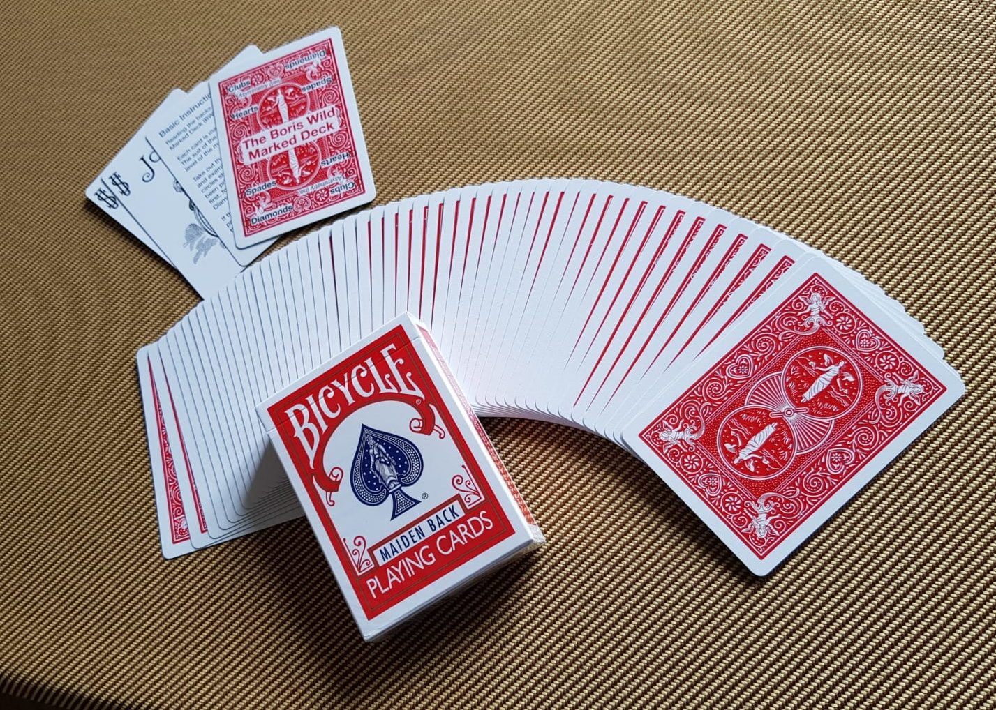 Jeu de cartes traditionnel Bicycle, taille standard pour le poker paquet de  1, 12 ans et plus
