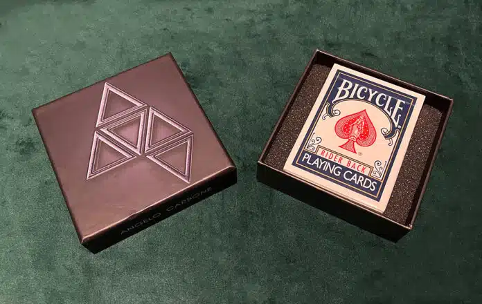 On edge d'Angelo CARBONE - Packaging